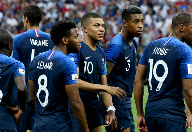 也使教练组 也使教练组