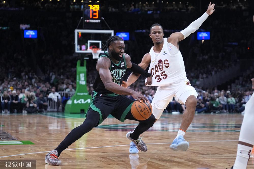 CBA疯狂一日！广东26分大胜江苏，广厦险胜山东，同曦惨败宁波（CBA激战日：广东26分狂胜江苏，广厦险擒山东，同曦惨负宁波）